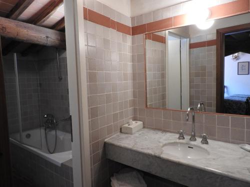 Relais Borgo Di Toiano - image 2
