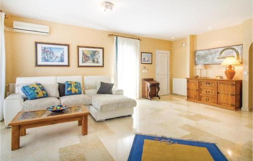 Holiday Home Urbanización Villamartín - image 11