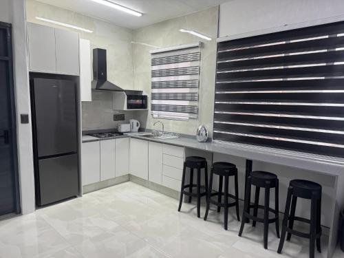 Kitchen, Beachurst Apartment II in Marine Parade