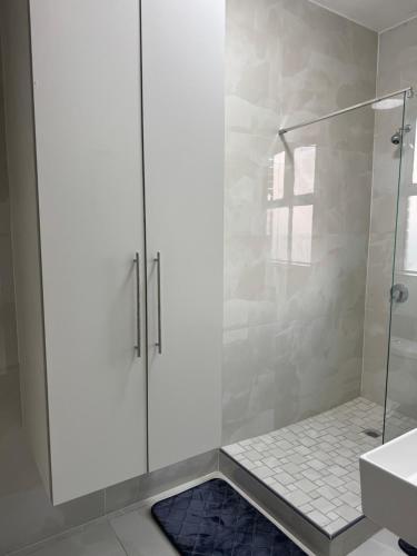 Shower, Beachurst Apartment II in Marine Parade