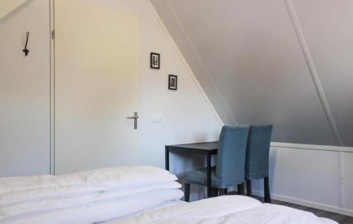 Nice home in Hoge Hexel w/ WiFi and 3 Bedrooms - image 8