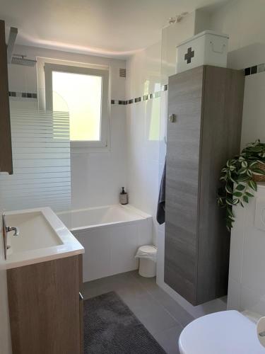 Баня, Maison entre culture et détente (Maison entre culture et detente) in Vaucresson