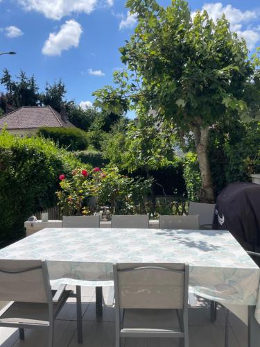 Удобства, Maison entre culture et détente (Maison entre culture et detente) in Vaucresson