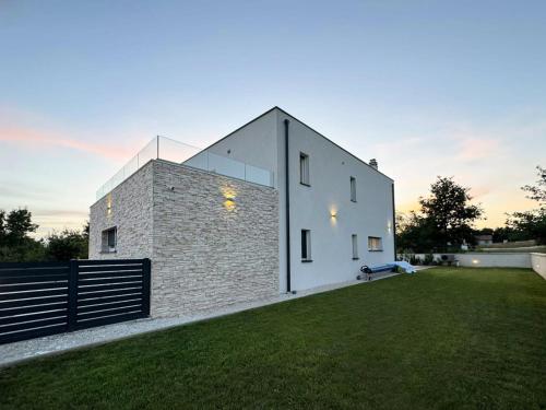 外部景觀, Villa Nobel with heated pool by IstriaLux in 薩維舍亞