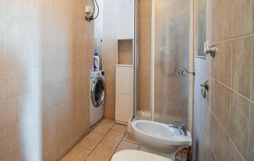 1 Bedroom Amazing Apartment In Roma, Řím (fotografie 10)