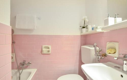 1 Bedroom Gorgeous Apartment In Castelmola - image 5