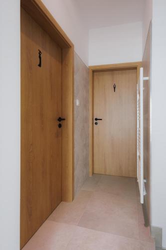 卫浴间, Bambi Boutique Rooms - Loftové izby 300 m od centra Banskej Bystrice, Self check-in (Bambi Boutique Rooms - Loftove izby 300 m od centra Banskej Bystrice, Self check-in) in 班斯卡比斯特里采