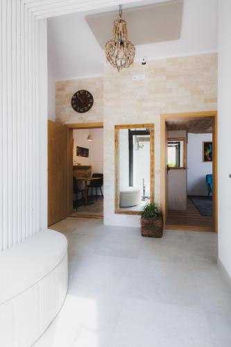 Bambi Boutique Rooms - Loftové izby 300 m od centra Banskej Bystrice, Self check-in (Bambi Boutique Rooms - Loftove izby 300 m od centra Banskej Bystrice, Self check-in) in 班斯卡比斯特里采