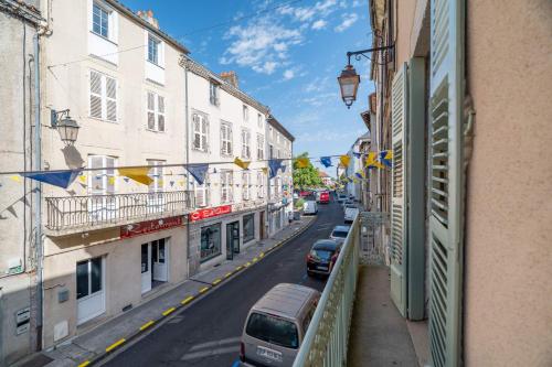 Balcony/terrace, Les Suites de Bellac in Bellac