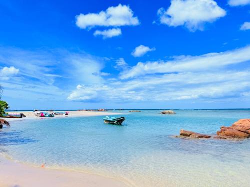 Lima Blue Private Beach Apartment – khách sạn tại Kumpurupiddi