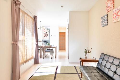Modern 103sqm house 3BDR 9guests 15min station