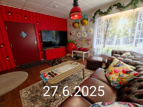 Relax & Recharge - a Unique Suite with a Touch of Luxury - Hot Tub and Sauna Inspired Decor #NOT A REAL SAUNA# Easy City Access - direct train 15 min to city, Helsinki (zdjęcie 6)