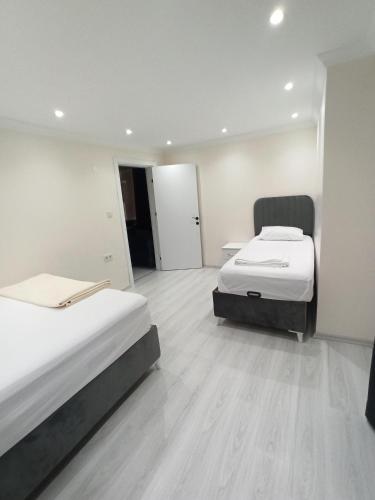 One-Bedroom Apartment image 6