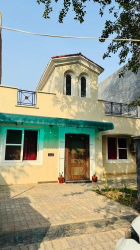 Vardaan Luxury Villa