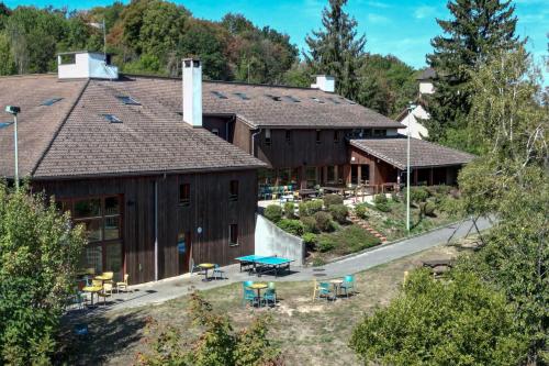 Exterior view of Auberge de Jeunesse HI Annecy