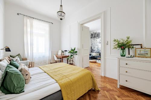 Classic elegance with 2BR, 2BthR by view by Astoria, Budapešť (fotografie 6)