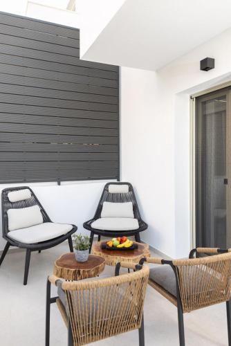 ระเบียง/ชานเรือน, Kalea Suites in พอลโลเนีย