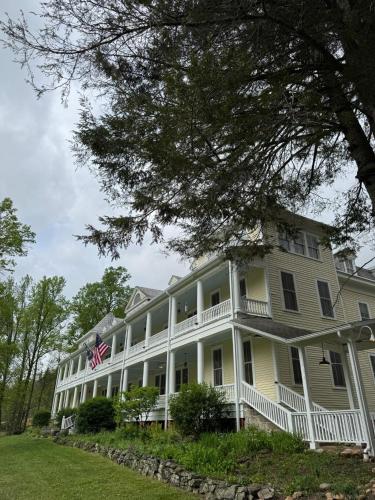 The Balsam Mountain Inn - Hotel - Sylva