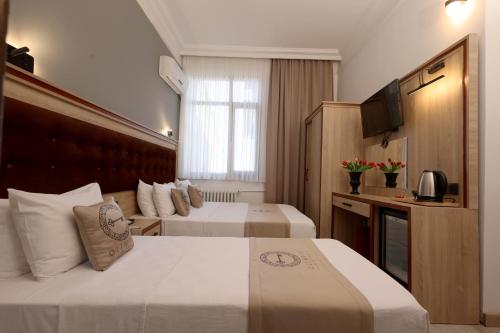 Standard Triple Room image 5
