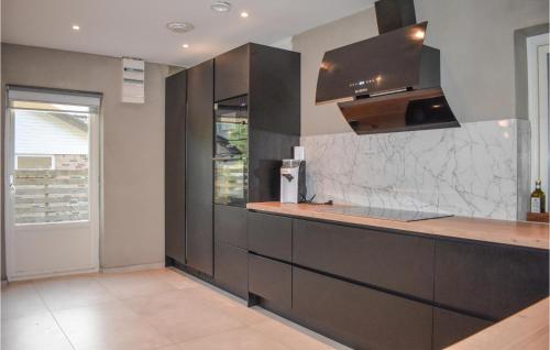 Kitchen, 3 Bedroom Beautiful Home In Vintrie in Hyllie