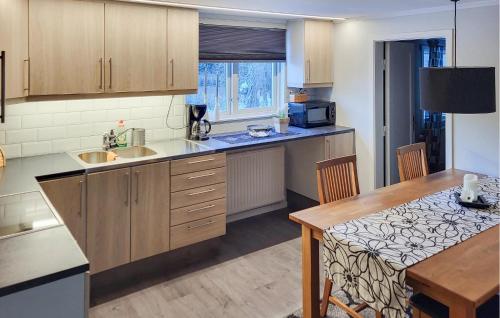 кухня, 3 Bedroom Lovely Home In Vetlanda in Ветланда