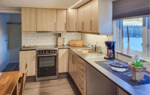 кухня, 3 Bedroom Lovely Home In Vetlanda in Ветланда