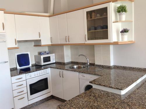 One-Bedroom Apartment image 9