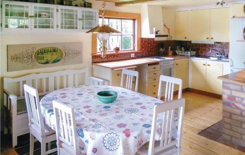 Konyha, 3 Bedroom Cozy Home In Amal in Fengersfors