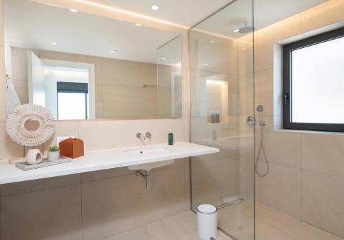 Four-Bedroom Villa image 10