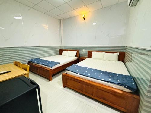 2 queen beds