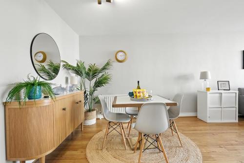 เซ็นทรัล เบลฟาสต์ อพาร์ตเมนต์: วิกตอเรีย (Central Belfast Apartments: Victoria) in แซนดี โรว์ แอเรีย