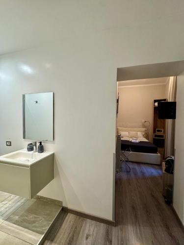 RHS Rienzo Suites - image 11