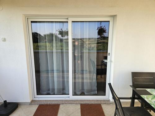 Apartment in Nin with Terrace, Air conditioning, Wi-Fi (3722-1), Nin (fotografie 8)