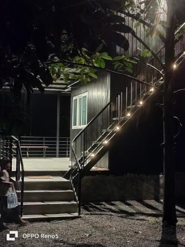 สถานีน้ำหวาน รีสอร์ท น้ำตกอ้ายเขียว in Phrom Khiri