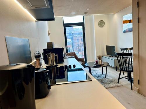Cute 1 bed Duplex Apartment with Balcony, Mánchester (foto 4)