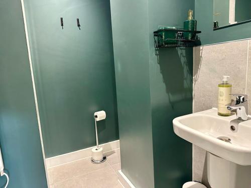 Cute 1 bed Duplex Apartment with Balcony, Mánchester (foto 9)