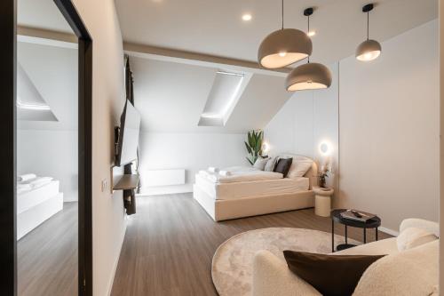 Oasis Luxe Boutique Suites by BQA 5