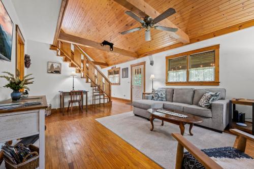 Bear Tracks Lodge By Avada Properties in Pleasant Hill