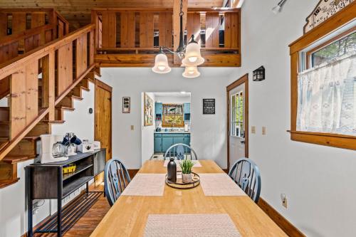 Bear Tracks Lodge By Avada Properties in Pleasant Hill