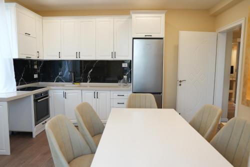 ห้องครัว, Villa Martin in มยูล บาทอเร