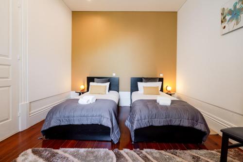 2 twin beds