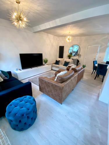 The Roxy Retreat 3 Bed in Aberdare in Aberaman
