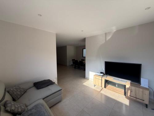 Maison avec piscine, jardin et terrasse - Blauzac in Bourdic