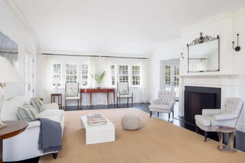 Oceanstone by Rove - Villa with Pool & Walk to the Beach in Southampton