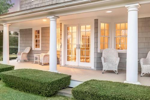 Oceanstone by Rove - Villa with Pool & Walk to the Beach in Southampton