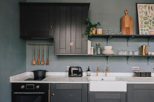 Зручності, The Wee Shop, Stylish Two Bed Flat in Inverkip Village in Інверкіп