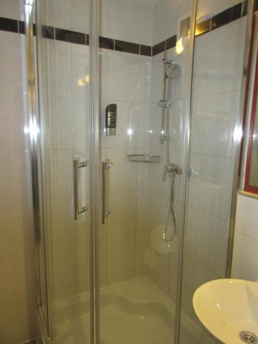 Hotel Attaché - image 11