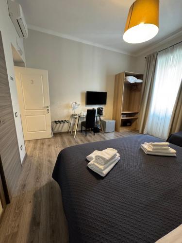 RHS Rienzo Suites - image 9