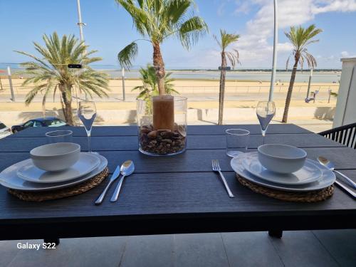 Boutelou playa con vistas al mar