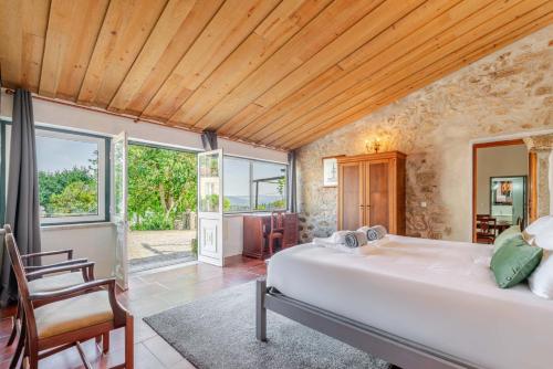 Roses House at Fountain Retreat I Pool, Jacuzzi & Sports Escape chambre d'hôte Barroselas